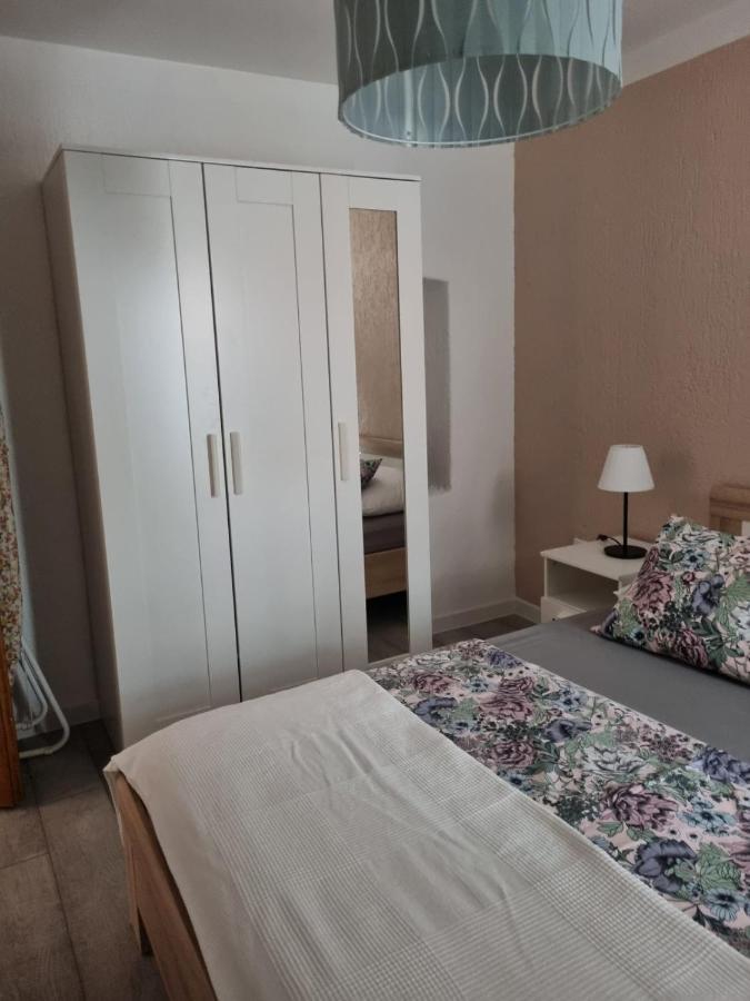 Apartman Iva Cres Bagian luar foto